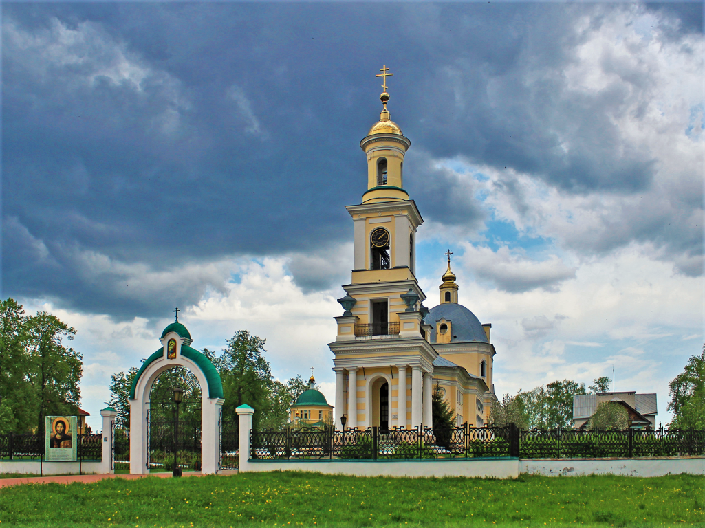 большая церковь выкса телефон (176) фото